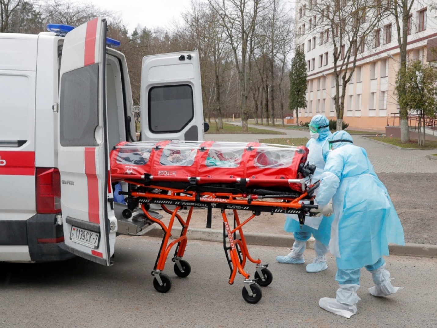 В Москве скончались еще 13 пациентов с COVID-19
